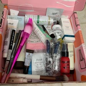 Makeup Sample Lot - 35 brand new samples